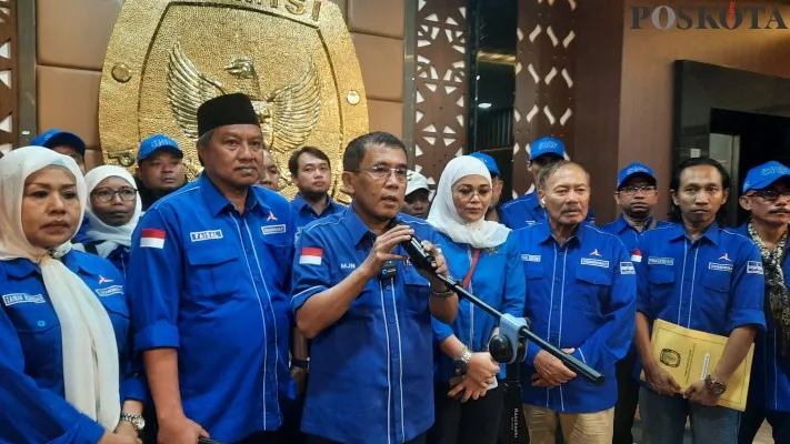 Demokrat DKI resmi daftarkan bacaleg di hari terakhir pendaftaran ke KPUD DKI. (Aldi)