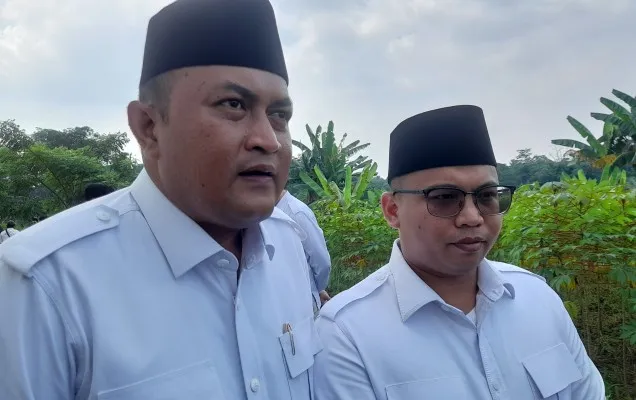 Foto: Ketua DPRD Kabupaten Bogor Rudy Susmanto bersama Arif Rochmawan (Kanan) masuk dalam bursa DPRD Kabupaten Bogor. (Poskota/Panca Aji)