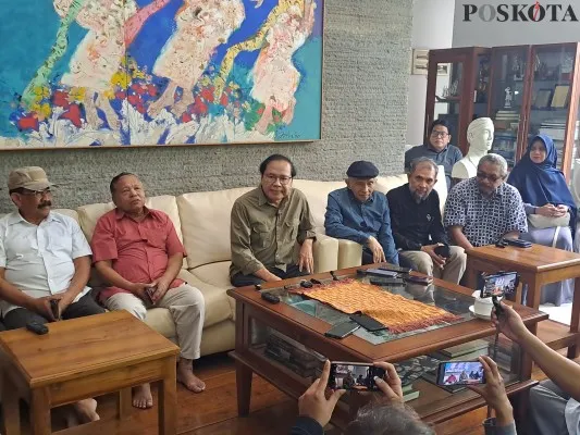 Rizal Ramli bersama Amien Rais saat memaparkan masalah korupsi dan KKN. (rizal)