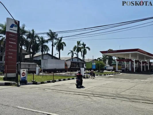 SPBU di wilayah Bitung, Kabupaten Tangerang. (Poskota/Veronica)