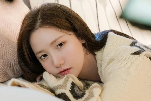 YoonA perpanjang kontrak dengan SM Entertainment. (Foto/Soompi)