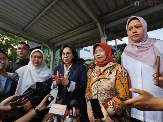 Inspektur Jenderal Kemendikbudristek Chatarina Muliana Girsang saat menyambangi SMA Binus BSD. (Foto: Poskota/Veronica)