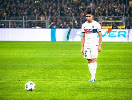 Achraf Hakimi salah satu pemain beragama muslim asal klub PSG yang akan terdampak peraturan FFF (X Achraf Hakimi)