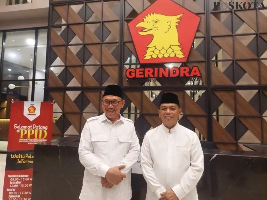 Ketua DPD Gerindra Banten Andra Soni (kanan) dan Bakal Calon Wali Kota Cilegon Helldy Agustian. (Poskota/Bilal)