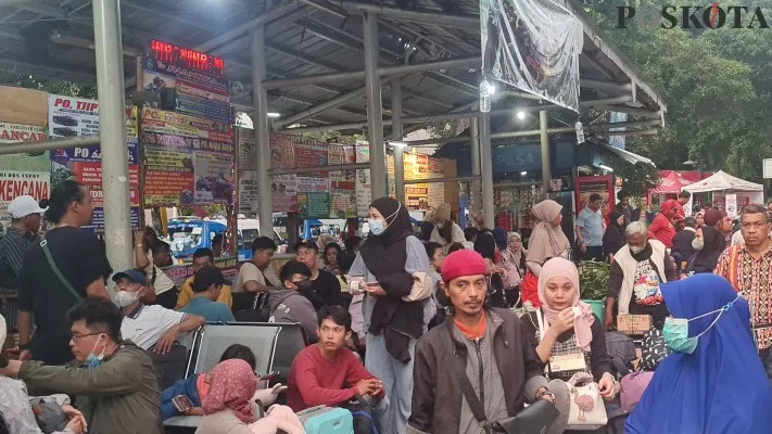 Suasana di Terminal bus AKAP Grogol, Jakarta Barat. (Pandi)