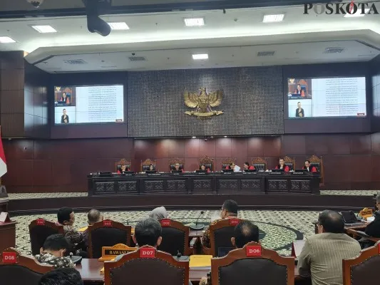 Sidang putusan terkait sengketa Pilpres 2024 di Gedung Mahkamah Konstitusi. (Poskota/Pandi)