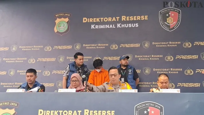 Tim Siber Polda Metro Jaya menangkap pemuda berinisial DY yang menjual video anak di bawah umur melalui media sosial. (Poskota/Angga)