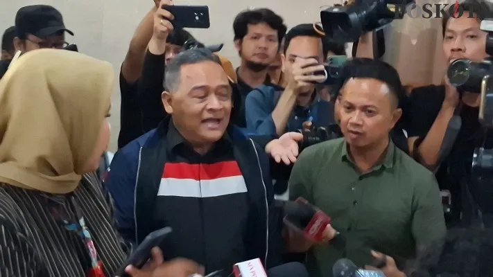 Kepala Badan Pelindungan Pekerja Migran Indonesia (BP2MI), Benny Rhamdani, mendatangi Bareskrim Polri, Senin, 29 Juli 2024. (Poskota/Angga Pahlevi]