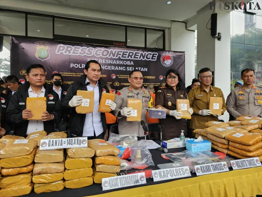 Press Conference kasus narkotika jenis ganja di Polres Tangsel, Senin, 19 Agustus 2024. (Poskota/Veronica Prasetio)