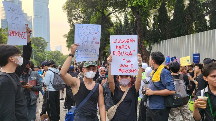 Unjuk rasa kawal putusan MK di depan kantor KPU RI, Jakarta Pusat, Jumat, 23 Agustus 2024. (Poskota/Pandi)