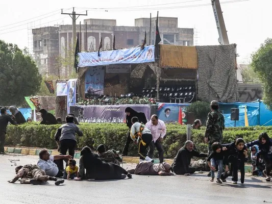 Iran diserang dua bom saat hari peringatan kematian Jenderal Soleimani. (Foto/The Guardians)