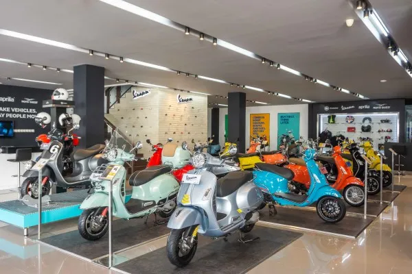 Diler Premium Motoplex 4 Brand resmi dibuka di Surabaya, Jawa Timur. (foto: pid)