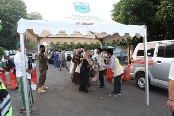 Pelaksanaan salat Idul Fitri di Pandeglang. (istimewa)