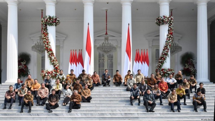 Reshuffle kabinet dikabarkan akan ditempuh Jokowi dalam waktu dekat. Foto: Setneg.