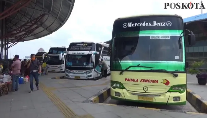 Suasana di terminal Terpadu Pulogebang. (foto: Ifand)