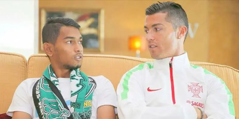 Martunis dan Cristiano Ronaldo. Keduanya bertemu saat Ronaldo membantu korba Tsunami Aceh. (foto: instagram @martuni_ronaldo)