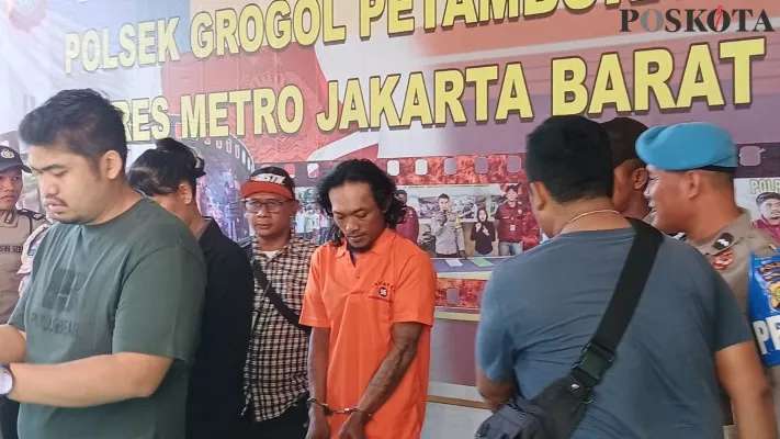 AS, pelaku pembakar rumah di kawasan Grogol Petamburan, Jakarta Barat. (Poskota/ Pandi)