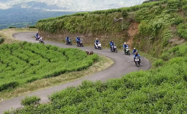 Aerox Sunset Slazh, Keseruan Jelajah Wisata di Sumatera. (foto/yamaha)