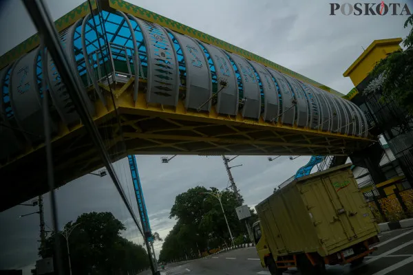 Ornamen DIbalik JPO Sunter Muara
