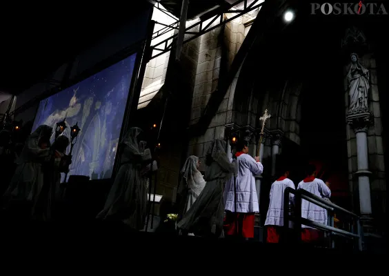 Umat Katolik saat mengikuti Misa Natal di Gereja Katedral, Pasar Baru, Jakarta Pusat, Rabu, 25 Desember 2024. (Poskota/ AHmad Tri Hawaari)