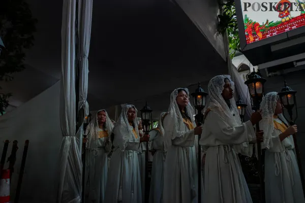 Umat Katolik saat mengikuti Misa Natal di Gereja Katedral, Pasar Baru, Jakarta Pusat, Rabu, 25 Desember 2024. (Poskota/ AHmad Tri Hawaari)