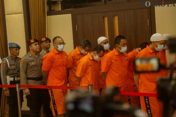 Desk Pemberantasan Narkoba mengungkapkan berhasil menangkap ribuan tersangka dalam sebulan berhasil memproses 3.608 perkara dengan mengamankan kurang lebih 3.965 tersangka serta barang bukti senilai Rp2,88 Triliun, saat gelar perkara di mabes Polri, Kamis, 5 Desember 2024. (Poskota/ Ahmad tri Hawaari).