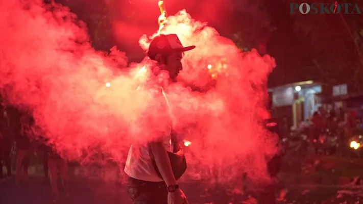 Polisi menangkap enam remaja yang kedapatan bermain petasan di kawasan Kemayoran, Jakarta Pusat.(Sumber: Poskota/Ahmad Tri Hawaari)