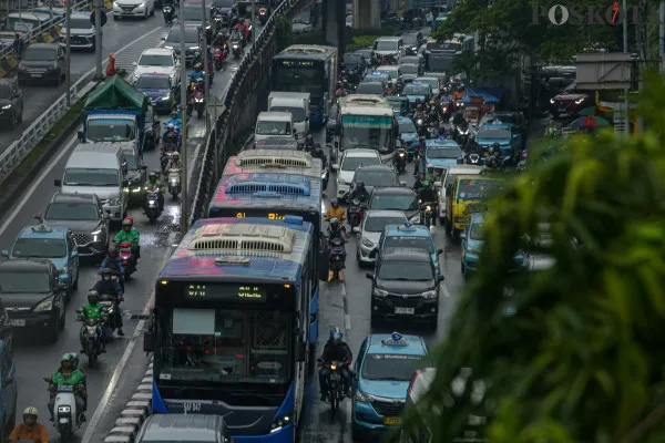 Simak Wilayah Yang Akan Diguyur Hujan Melalui Prakiraan Cuaca Indonesia Dari BMKG Hari Jumat, 13 Desember 2024. (Poskota/ Ahmad Tri Hawaari)