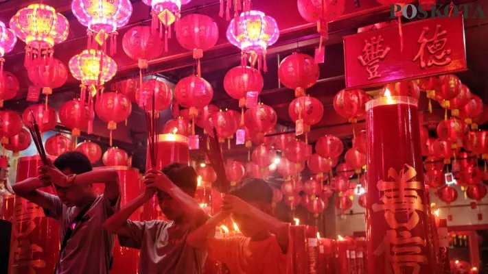 Sembahyang Tahun Baru Imlek, Ahmad Tri Hawaari