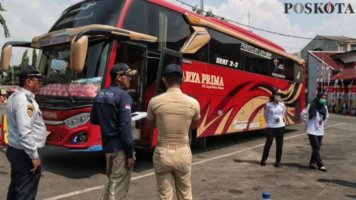 Ilustrasi. Bus di Tangerang Diminta Jangan Gunakan Klakson Telolet, Ketahuan Polisi Langsung Ditindak. (Poskota/Ahmad Tri Hawaari)