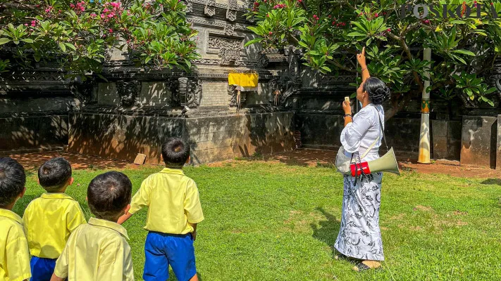 Siswa TK Dikenalkan Tempat Ibadah Pura Ajarkan Toleransi Beragama