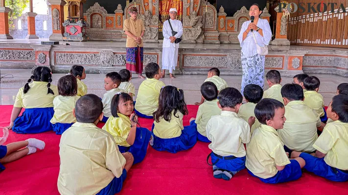 Siswa TK Dikenalkan Tempat Ibadah Pura Ajarkan Toleransi Beragama