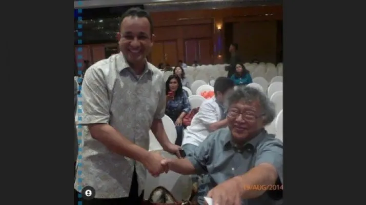 Gubernur DKI Jakarta, Anies Baswedan menggunggah foto kenangan saat bersama almarhum Wimar Witoelar. (foto: ist)