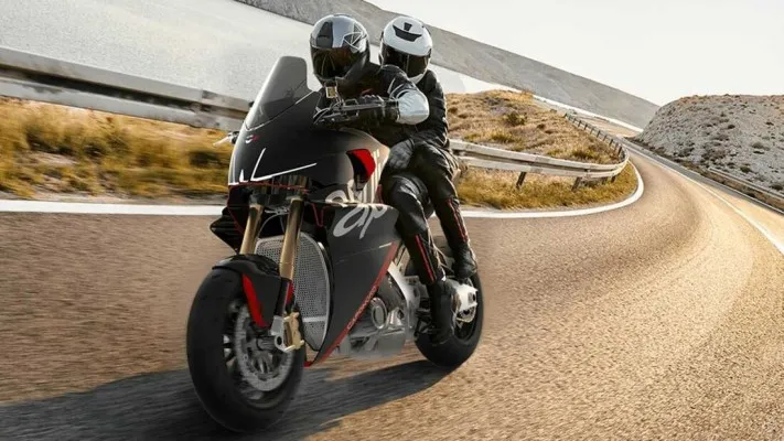 Foto konsep Aprilia Caponord V4 tersebar di dunia maya. (foto: motorrad)