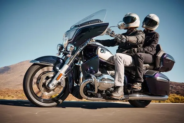 BMW R 18 B “Bagger” dan R 18 Transcontinental resmi meluncur. (foto/bmw motorrad)