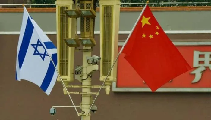 Bendera Israel dan Tiongkok.