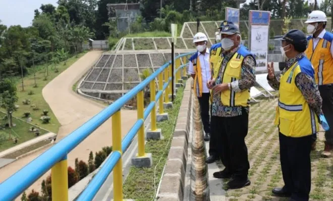 Menteri Pekerjaan Umum dan Perumahan Rakyat (PUPR) meninjau progres pembangunan Bendungan Kering (dry dam) Sukamahi dan Ciawi di Kabupaten Bogor.(Ist)