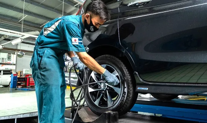 Salah satu masalah di kaki-kaki kendaraan sebaiknya dihindari adalah roda yang tidak selaras agar ban mobil gak cepat habis dan kondisi suspensi tetap terjaga.(Foto/suzuki)