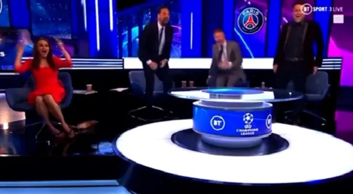 Tiga mantan pemain Timnas Inggris, Steve McManaman dan Michael Owen, ada juga Rio Ferdinand, kegirangan saat Benzeman mencetak hattrick ke gawang PSG. (tangkapan layar/marca)