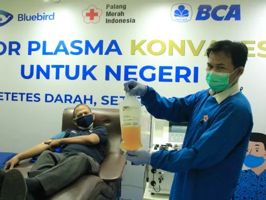 Bluebird Selenggarakan Kegiatan Donor Plasma Konvalesen guna Dukung Tingkat Kesembuhan Penderita COVID-19. (foto/bluebird)