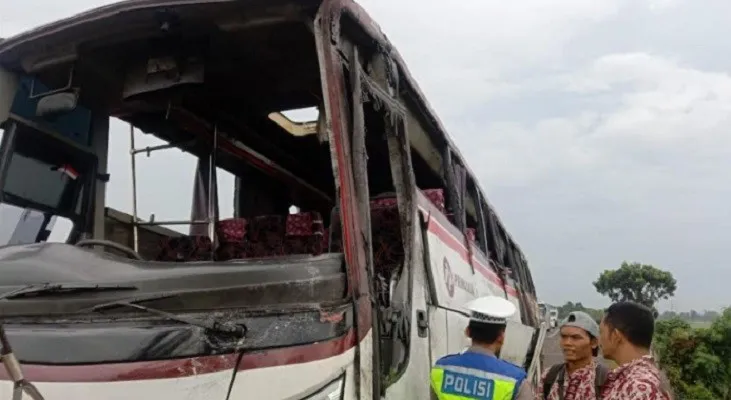 Ilustrasi Bus Primajasa Penyebab Kecelakaan Beruntun di Tol Cipularang pada Rabu (10/7/2024).. (Foto/ist)