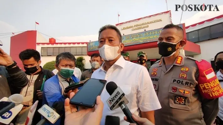 Dirjen Kriminal Umum Kombes Pol Tubagus Ade Hidayat saat memberi keterangan usai melakukan olah TKP kebakaran Lapas Kelas I Tangerang. (Foto/ Veronica)