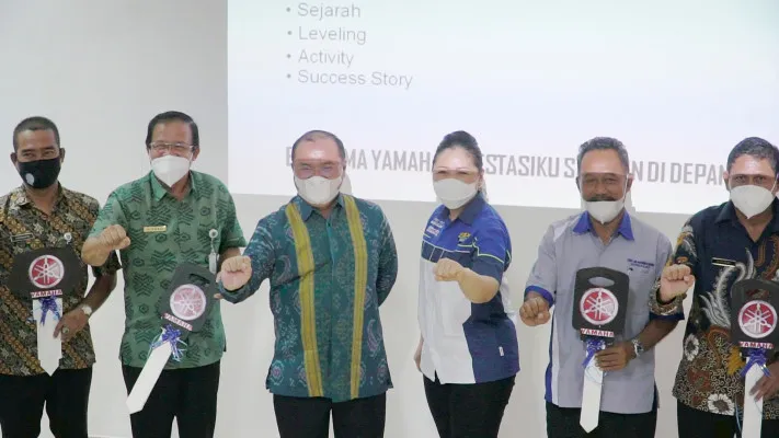 CV. Sumber Jadi Sosialisasi Kurikulum SMK Binaan dan Donasi Sepeda Motor Yamaha