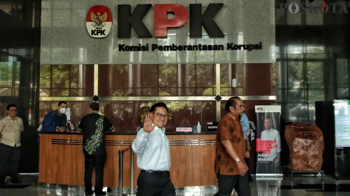 Ketum PKB Muhaimin Iskandar atau Cak Imin memenuhi panggilan KPK, Kamis. (Poskota)