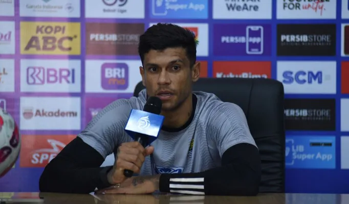 Ciro Alves optimis Persib Bandung bisa hadapi Zhejiang FC di laga AFC Kamis, 3 Oktober 2024. (Dok. Persib.co.id)