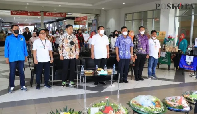 Sekretaris Daerah Kabuapten Tangerang Maesyal Rasyid hadiri Cisauk Youth Fest yang digelar di Pasar Modern Intermoda .(Veronica)