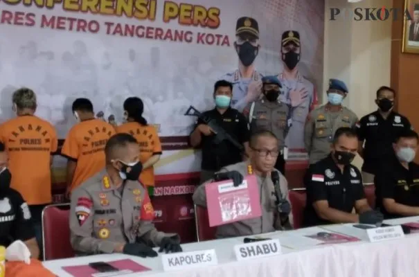 Kabid Humas Polda Metro Jaya saat menggelar press rillis di Polres Metro Jaya. (Iqbal)