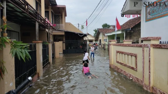 Potret banjir di Kampung Sentral (foto: yusuf)