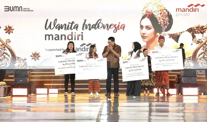 Foto: Bank Mandiri meluncurkan inisiatif baru untuk memperkuat kelompok tenun tradisional di Bali, Lombok dan Kupang. (Dok. Bank Mandiri)