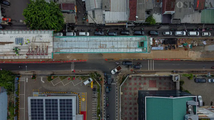 Melihat Dari Udara Progres Pembangunan LRT Fase 1B Velodrome-Manggarai Capai Lebih 30 Persen